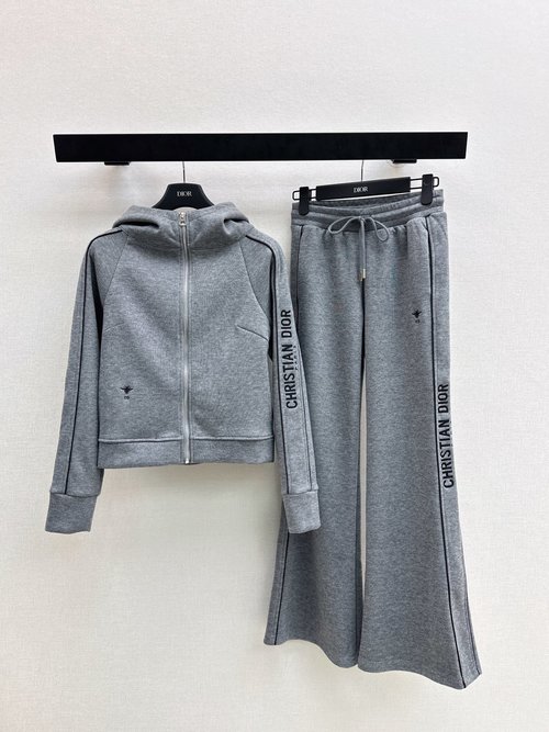 Dior Fashionable Knitted Belted Suit, Warm and Stylish