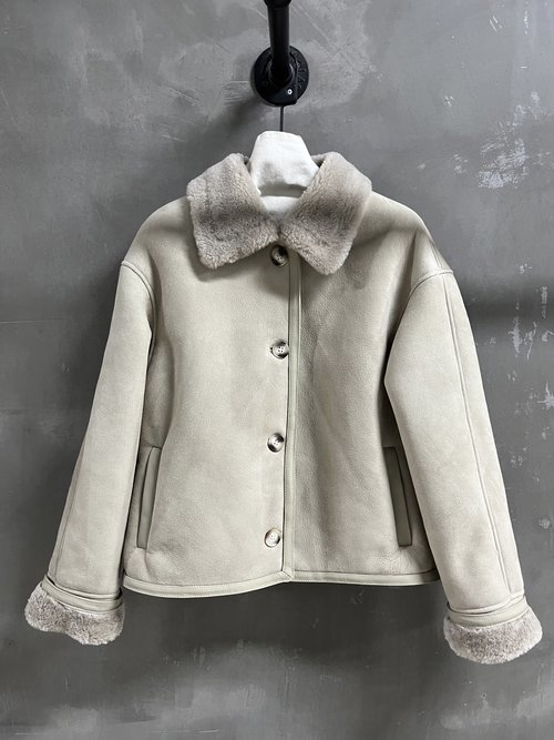 Loewe All-in-one Wool Product with Versatile and Stylish Design