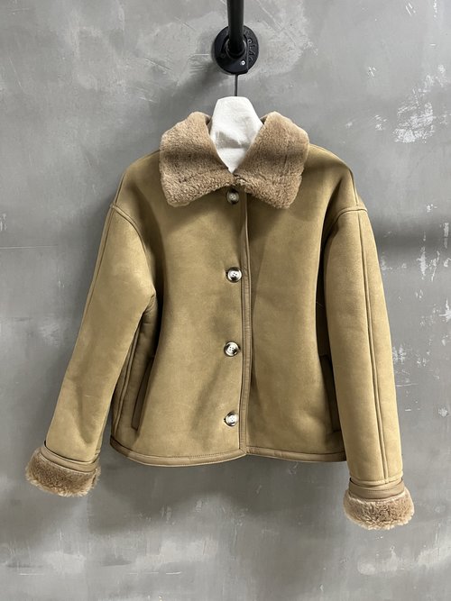 Loewe All-in-one Wool Product with Versatile and Stylish Design