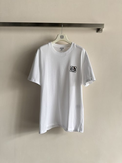 Loewe Classic Round-Neck Embroidered T-Shirt for a Sophisticated Look