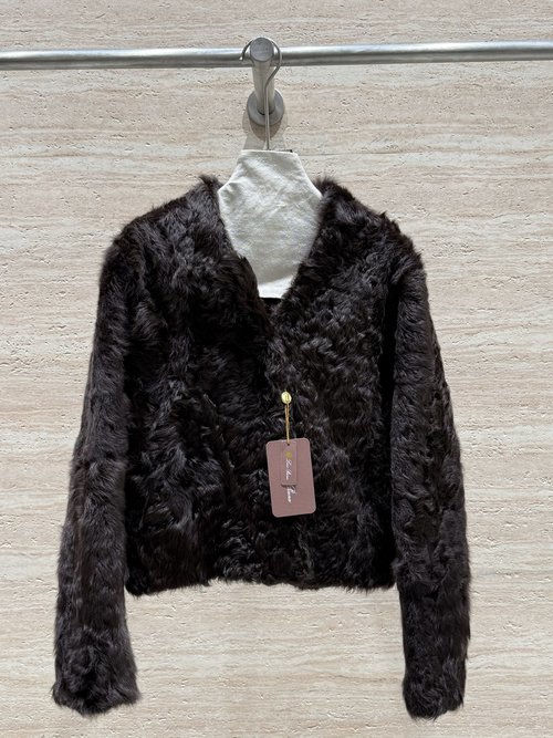 Loro Piana Premium Short Coat Crafted from Natural Cashmere, the Chinese Soft Gold