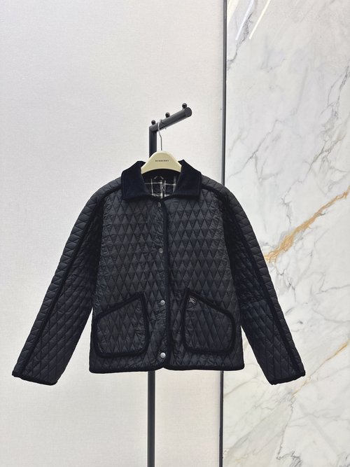 Burberry Diamond Quilted Cotton Jacket with Vintage Lining and Horse Logo Buttons
