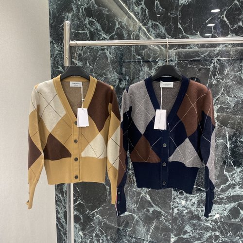 Thom Browne V-Neck Buttoned Argyle Pattern Knitted Cardigan for a Classic Look
