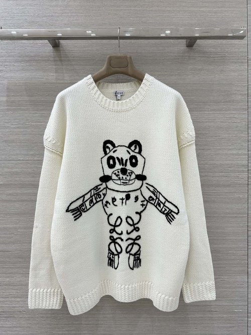 Loewe Exclusive Machine Cat Embroidery Wool Top for a Refined Look