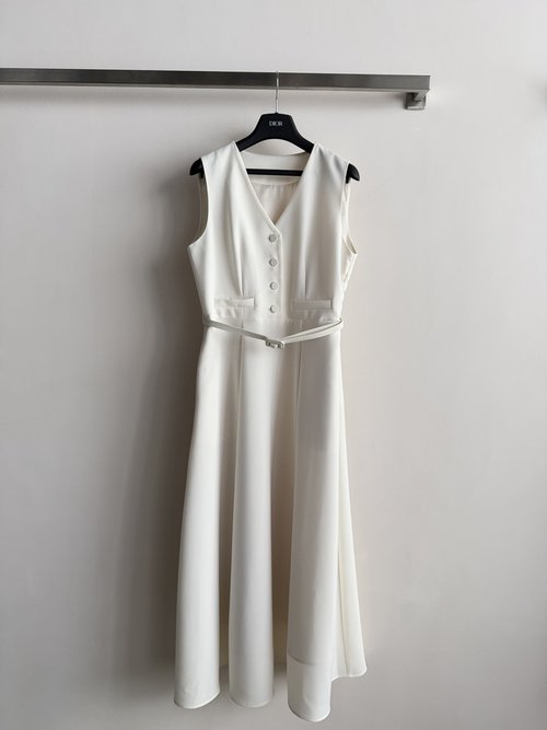 Dior Elegant V-Neck Sleeveless Dress with Button Decoration for All Occasions