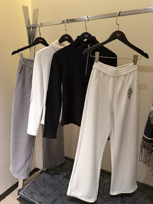 Moncler Fleece - Lined Collar and Plush Outfit for Casual Occasions