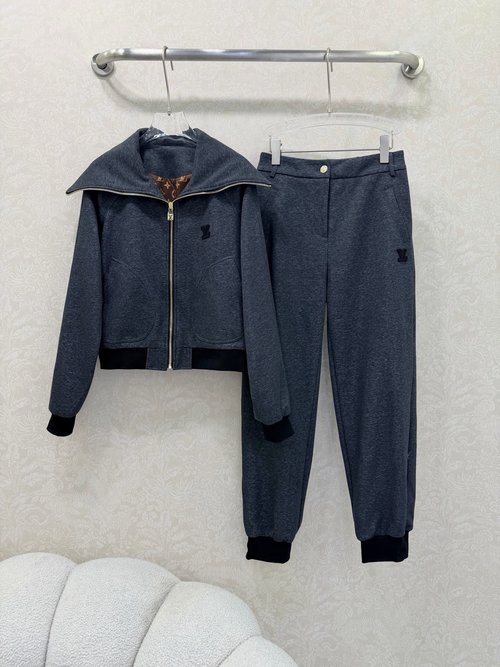 Louis Vuitton Retro Zippered Shawl Set with High-elastic Air-cotton