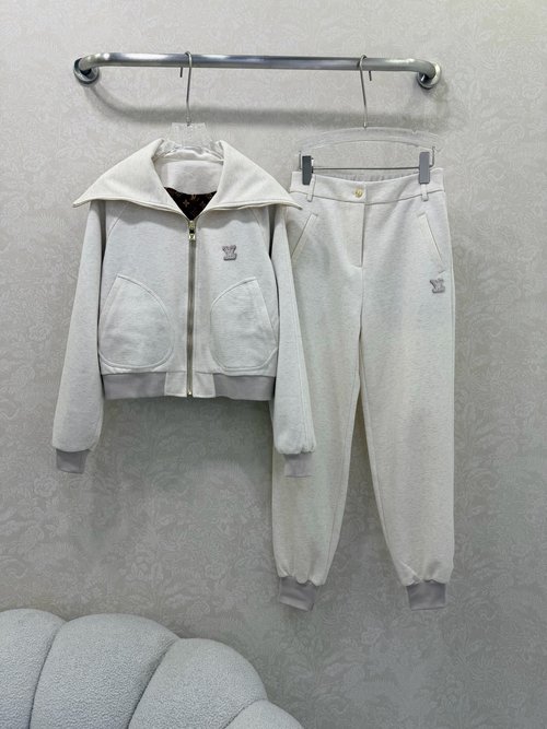 Louis Vuitton Retro Zippered Shawl Set with High-elastic Air-cotton