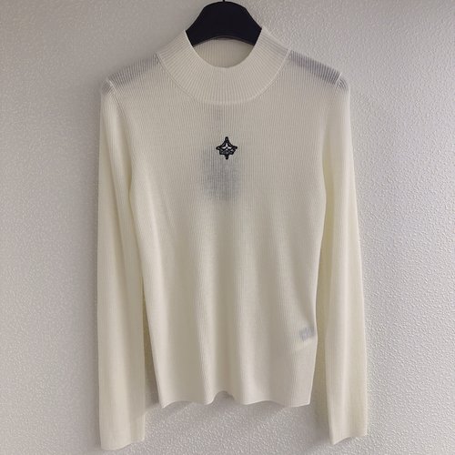 Louis Vuitton Custom Wool Knit Pullover with Logo for Skiing and Layering