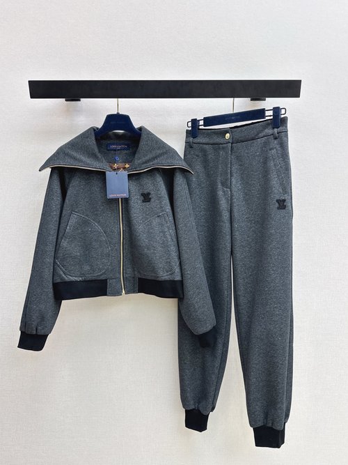 Louis Vuitton Casual Ensemble: Big-Lapel Jacket and Straight-Leg Pants