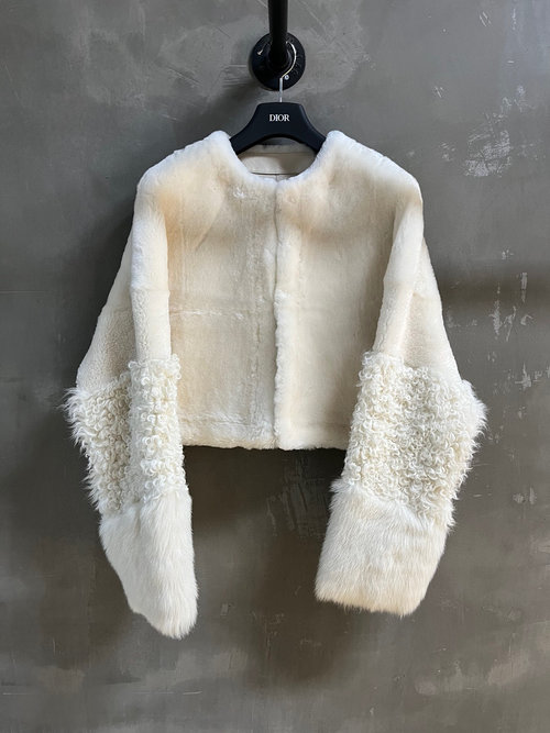 Chanel Versatile Stylish Sheepskin Fur One-Piece Outerwear
