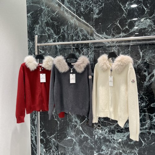 Moncler Detachable Fur Collar Knit Cardigan for Versatile Fashion