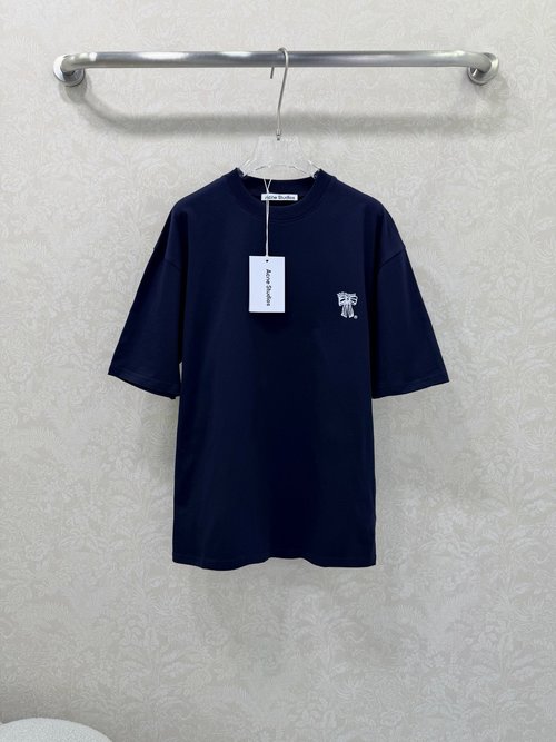 Dior Cotton Round Neck T-shirt with Bow Logo Print, Displaying Versatile Sophistication