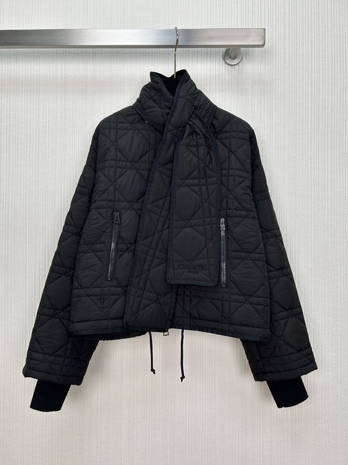 Dior Fashionable Quilted Cotton Coat with Removable Scarf