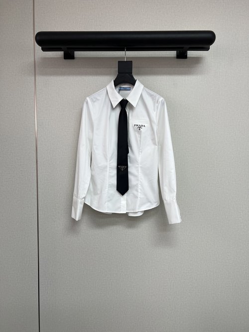 Prada High-Quality Collared Long-Sleeved Shirt with Logo Print：High-quality Long-sleeved Collared Shirt with Logo Print