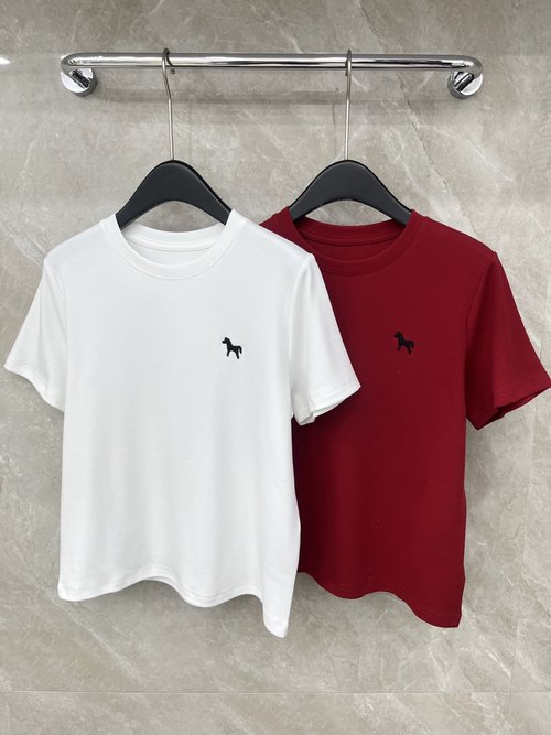 Yves Saint Laurent Loose - fitting T - Shirt with a Luxury New - process Look