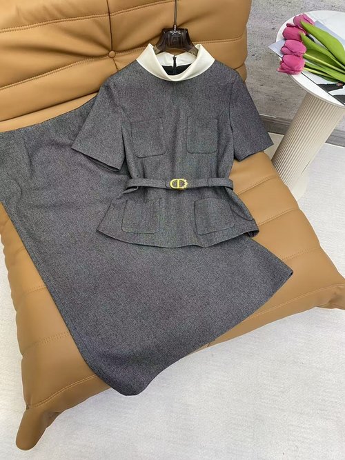 Dior Sophisticated Gray TR Fabric Suit with Collar and Belt Detail