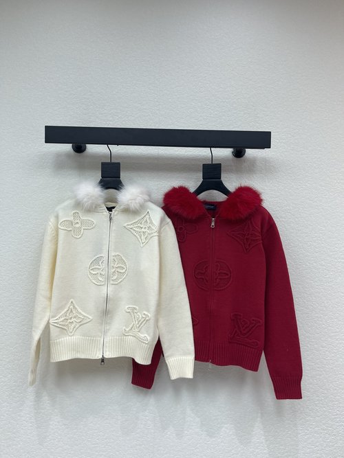Louis Vuitton Old-Style Letter 3D Embroidery Furry Collar Knit Cardigan
