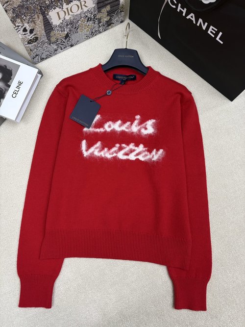 Louis Vuitton Classic Knitted Round-Neck Pullover for Festive Season