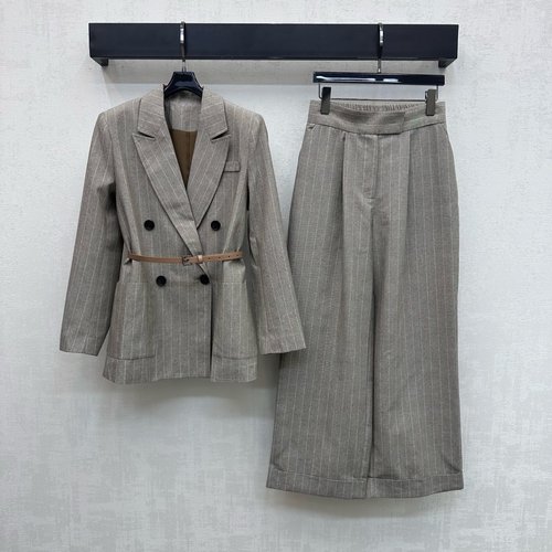 Max Mara Stripe Belted Suit Set with Pocket Decoration: Graceful Style