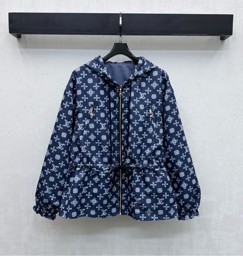 Louis Vuitton Jacquard Hooded Windbreaker with Embroidered Logo: Relaxed and Classic Style
