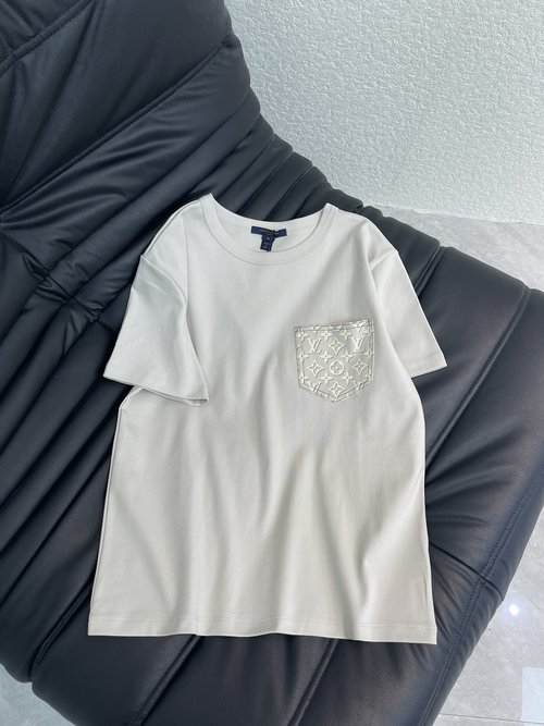 Louis Vuitton Pocket - Print Short - Sleeve T - Shirt for a Sophisticated Look