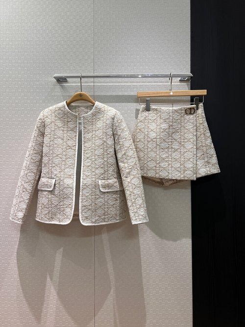 Dior Graceful Commuting Outfit: Tartan Blazer and A-line Skirt