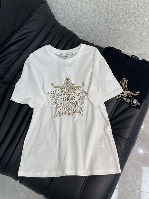 Dior Starburst Totem Studded Short-Sleeved T-Shirt, High-End Craftsmanship