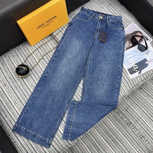 Louis Vuitton Early Spring: Classic Monogram Logo Pocket Wide-Leg Jeans