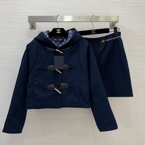 Louis Vuitton Stylish Woolen Suit with Leather - Buckled Coat