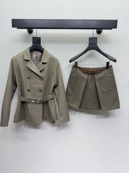 Louis Vuitton Metal Jacket, High-End Imported Wool Details