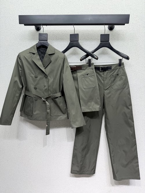 Louis Vuitton Military Green Metal Jacket, Easy Classic Wear