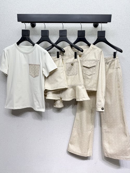 Louis Vuitton Beige Vintage Floral Print Coat, High-Quality