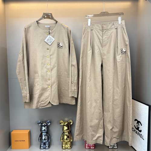 Loewe Comfortable Linen Suit with Embroidered Logo