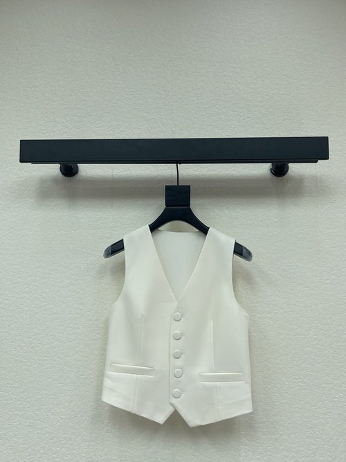 Dior Minimalist Cream-Colored Waistcoat for Various Occasions