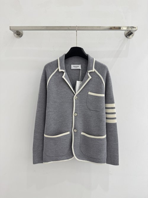 Thom Browne Knitted Blazer: Blend of Simplicity and Sportiness