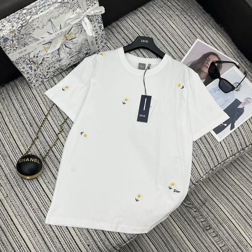 Dior Embroidered Daisy Round-Neck Short-Sleeved T-Shirt, New Look