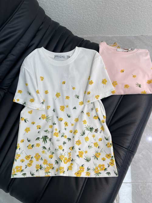 Dior Floral Print Short-Sleeved T-Shirt for French Elegance
