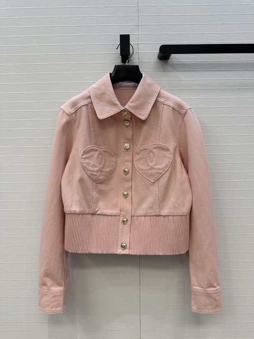 Chanel Exclusive New Arrival: Heart-shaped Double C Denim Jacket