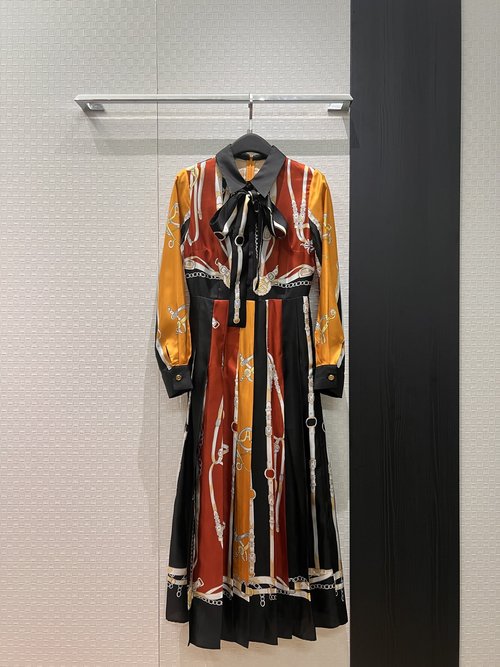 Gucci Double G Print Silk Twill Dress with Bowknot Decoration