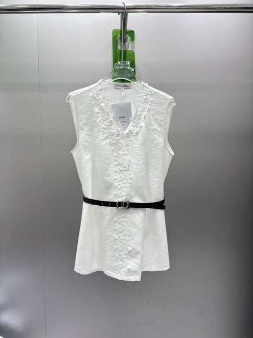 Chanel Lace Collar Sleeveless Shirt with Waist Belt, Versatile and Chic