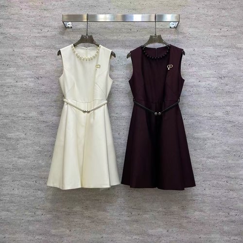 Dior Elegant Pearl-Adorned Silk Dress for Elegant Occasions