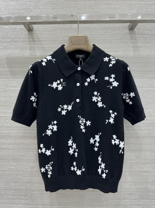 Chanel Black - White Four - Leaf Clover Knit Sweater with Polo Collar