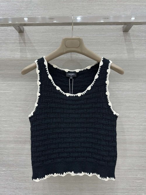 Chanel Elegant Hand - hooked U - neck Silk - cotton Vest with Hollow
