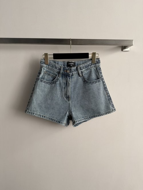 Chanel Retro High-Waisted Denim Shorts: Versatile & Comfortable