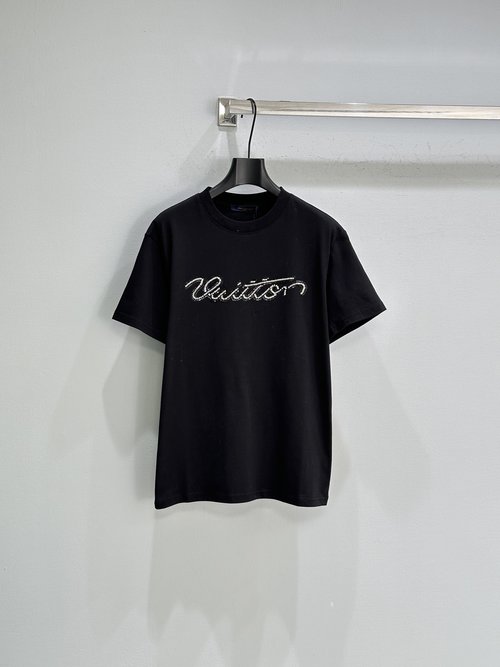 Louis Vuitton Cotton T-Shirt Featuring a Sparkling Diamond Logo, Soft and Breathable