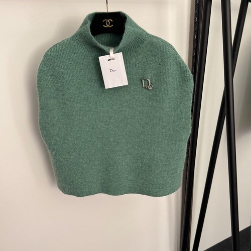 Dior Diamond-Embedded Logo High-Collar Knit Vest in Green