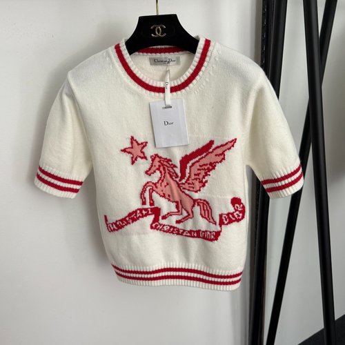Dior Pegasus Pattern Pullover Short-sleeved Knit Top in White and Black