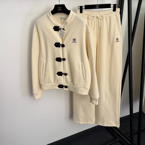 Loewe New Athletic Set – Embroidered Logo, Chinese Leather Buttons & Drawstring Pants (Beige/Green/Gray/Dark Brown)