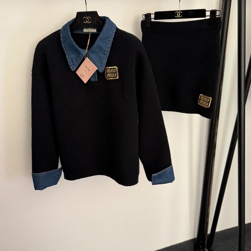 Miu Miu Sophisticated Floral Knit Ensemble with Delicate Dove Motif